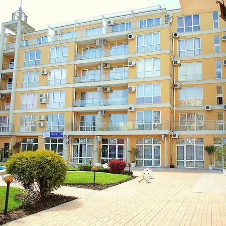 Flores Park Hotel apartamentowy 3*